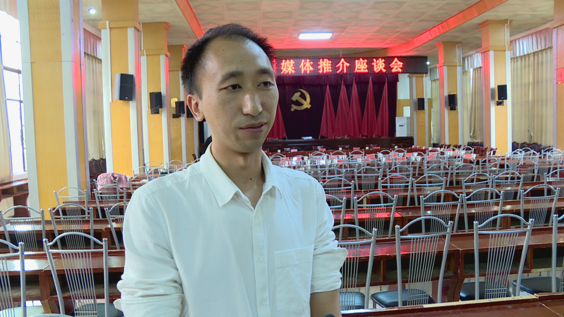 杨竹(1).jpg 杨竹(1).jpg